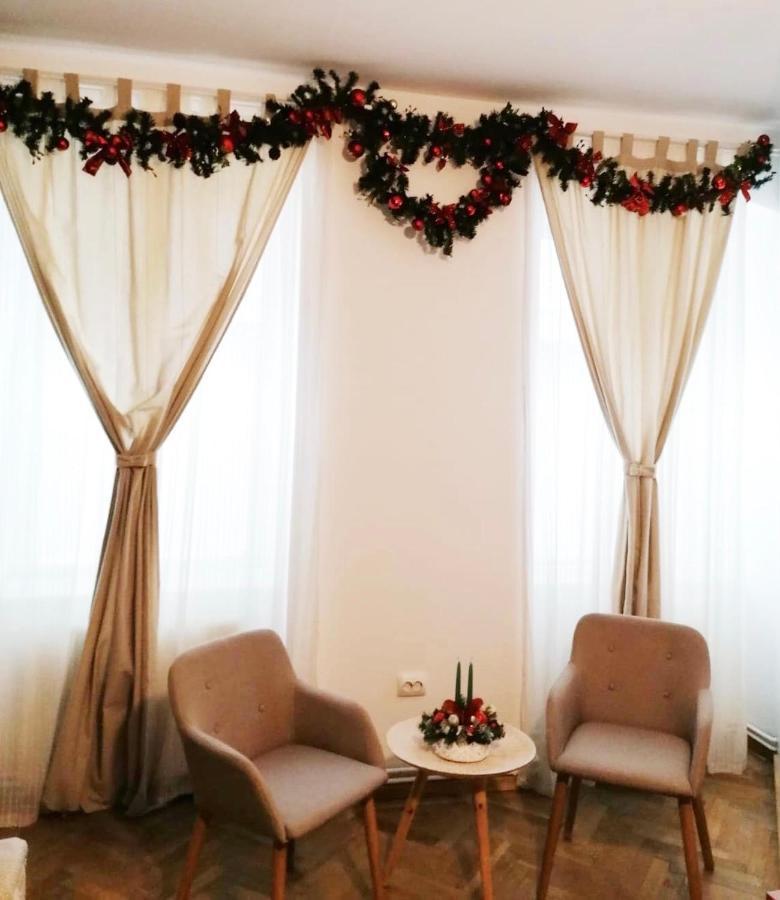 Sunny Old Town Apartment Brasov Bagian luar foto