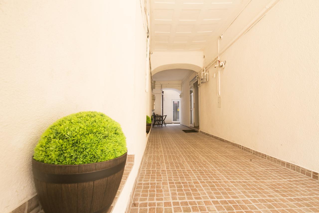 Sunny Old Town Apartment Brasov Bagian luar foto