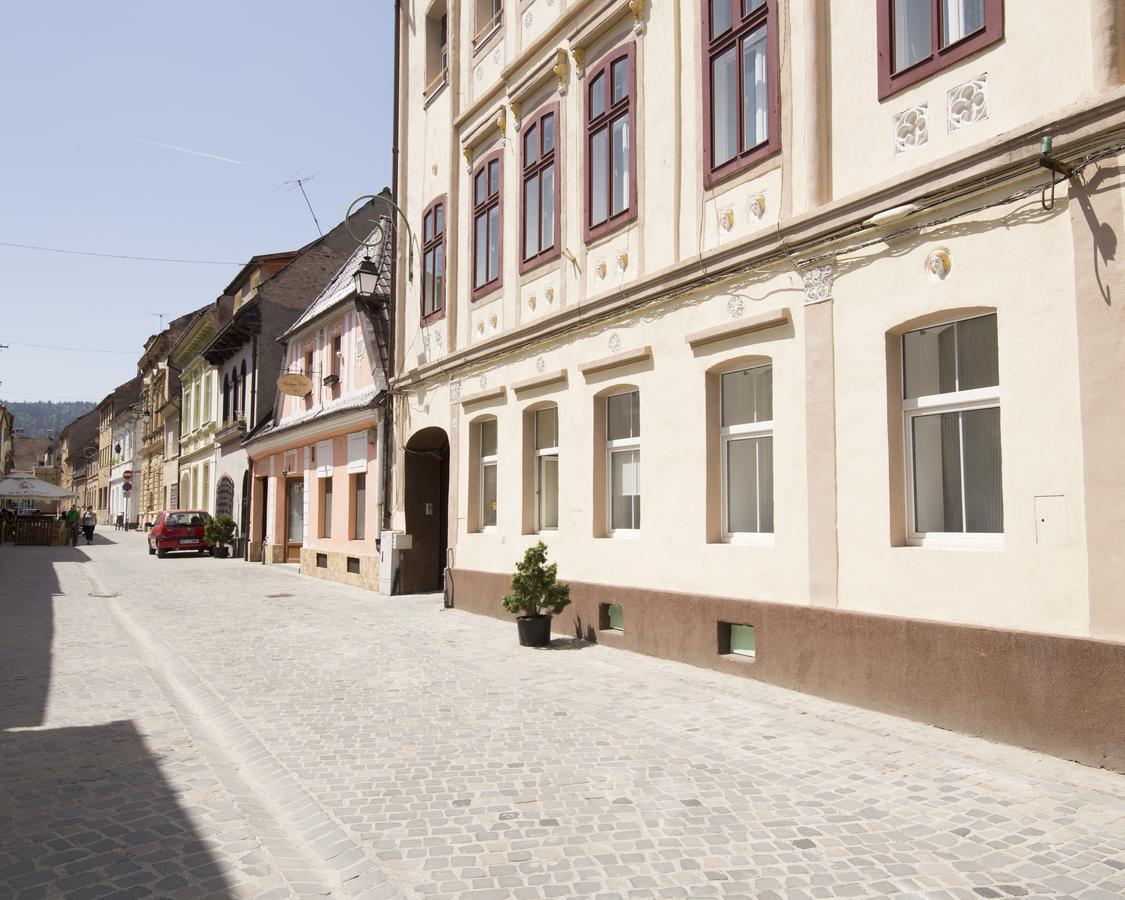 Sunny Old Town Apartment Brasov Bagian luar foto