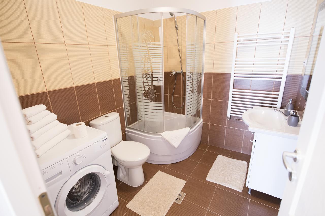 Sunny Old Town Apartment Brasov Bagian luar foto