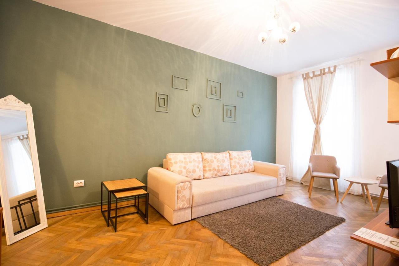 Sunny Old Town Apartment Brasov Bagian luar foto