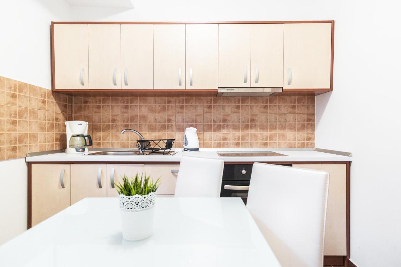 Sunny Old Town Apartment Brasov Bagian luar foto