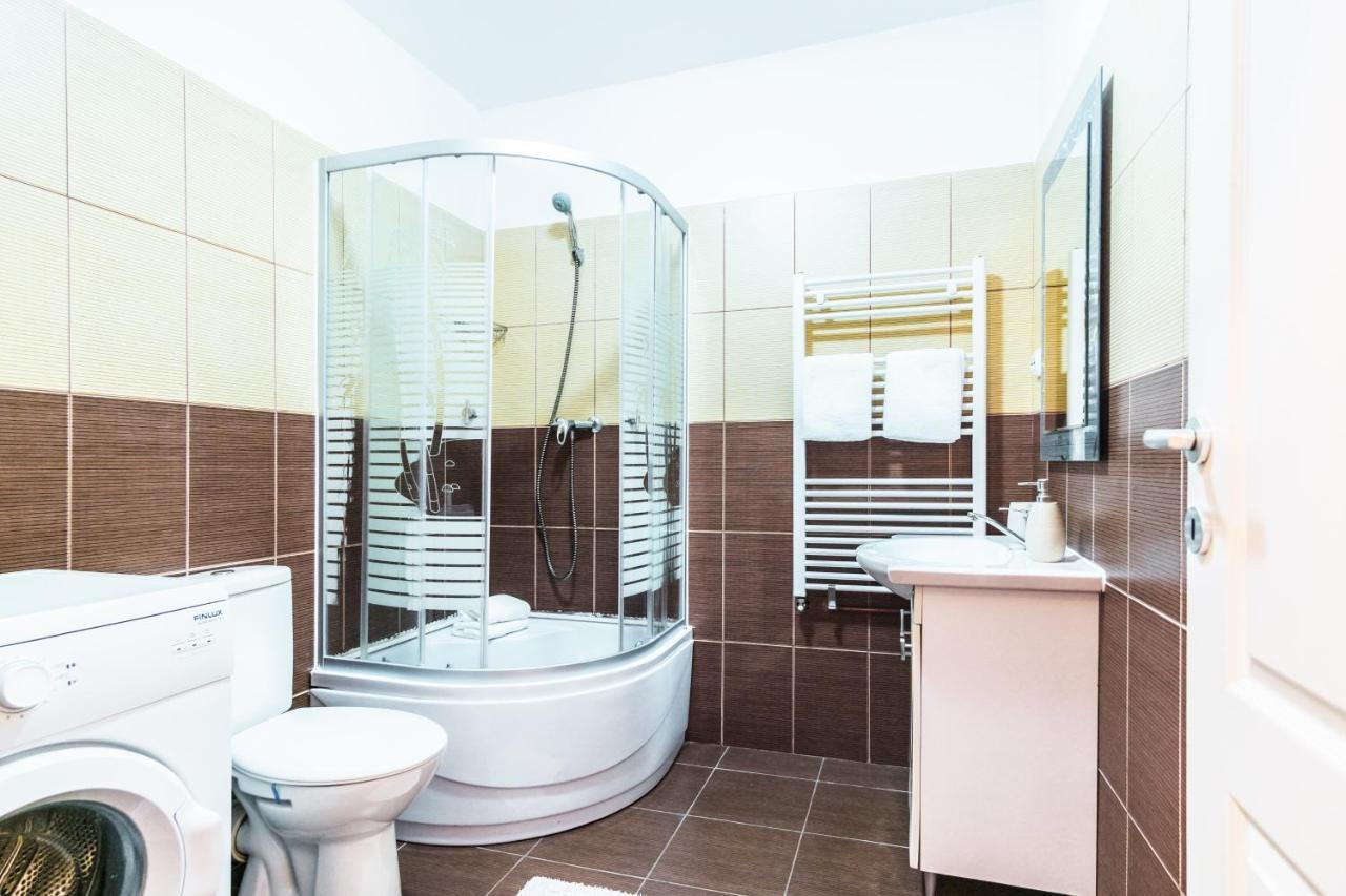Sunny Old Town Apartment Brasov Bagian luar foto